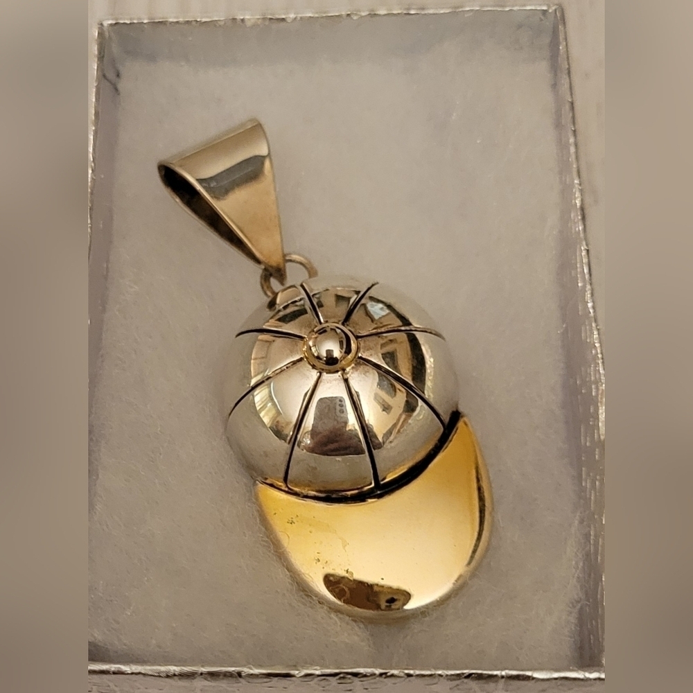 New baseball cap pendant